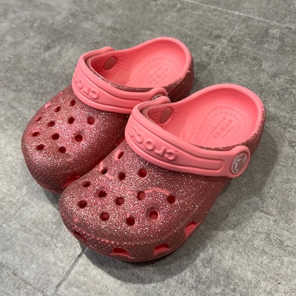 CROCS Other - CROCS Pink Sparkles Shoes - Size 7